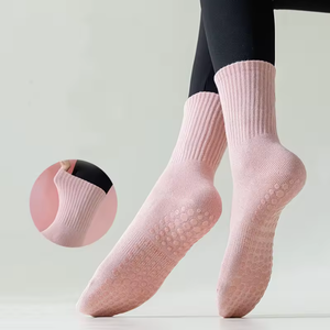 Calcetines Altos de Pilates Antideslizantes Atléticos para Baile con Logo Personalizado para Mujer, Calcetines Deportivos Blancos con Agarre para Yoga para Mujer - Product Image 2