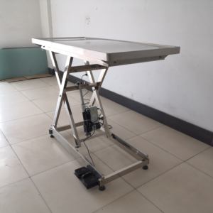 Table d'opération en acier inoxydable pour animaux, conception durable pour les interventions sur chiens, chats et lapins - Product Image 6