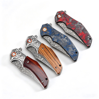 Couteau pliant en laiton Damas avec manche en fibre de carbone rouge et bleue, couteau de chasse incurvé pour le camping en plein air