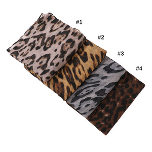 Sharut vendita calda all'ingrosso scialle musulmane leggero <span class=keywords><strong>sciarpa</strong></span> di cotone morbido grande leopardo stampa Hijab <span class=keywords><strong>sciarpa</strong></span> Hijab in viscosa - Product Image 6