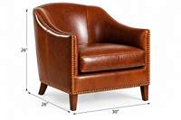 Fauteuil lounge en cuir marron de designer avec accents cloutés en laiton, accoudoirs larges et rembourrage élégant pour salons haut de gamme