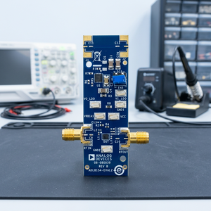 Placa de desarrollo de módulos ESP32 ADL8154-EVALZ de Analog Devices con herramientas WiFi y RF - Product Image 3