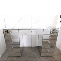 Coiffeuse de maquillage miroir moderne pour l'application de maquillage vanity