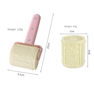 Ensemble d'ustensiles de pâtisserie : Emporte-pièces à roulettes avec 12 motifs pour la préparation de biscuits de Noël sains et la pâtisserie en cuisine - Product Image 3