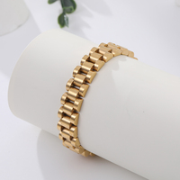 Bracelet jonc élégant en acier inoxydable plaqué or, motif papillon, cœur et trèfle, pour femme, idéal pour les soirées et occasions spéciales