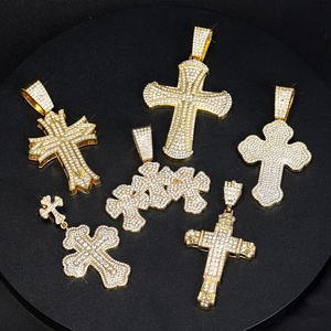 Grand Pendentif Collier Croix Orthodoxe Glaçée Or Style Hip Hop, Pendentif Croix <span class=keywords><strong>Triple</strong></span> Jésus Chrétien Tendance avec Baguettes - Product Image 3