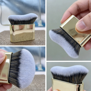 Grande brosse corporelle Kabuki, manche ABS coudé, poils synthétiques haute densité, plaqué or, logo personnalisé, brosse corporelle protectrice solaire - Product Image 5