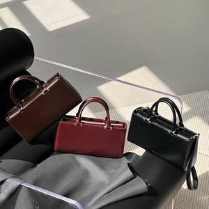 กระเป๋าใส่กล่องหนังมีโครงกระเป๋าถือด้านบนแบบตะวันออกตะวันตกกระเป๋าถือโบล์ลิ่งแบบเรียบง่ายผู้<span class=keywords><strong>จ</strong></span>ำหน่ายบูติกยุโรป - Product Image 1