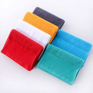 Serviette de sport en coton 100% personnalisée avec logo brodé, séchage rapide, idéale pour les voyages et la remise en forme - Product Image 2