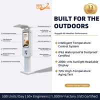 Kiosque interactif extérieur avec écran tactile 32 pouces, affichage numérique étanche IP65, menu drive-thru pour la vente au détail intelligente et les parkings