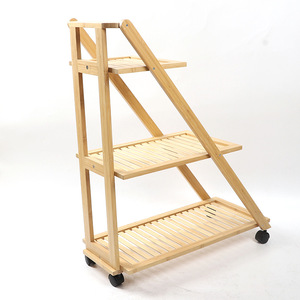 Soporte móvil de bambú de tres niveles para flores, adecuado para dormitorios, salas de estar y habitaciones. Presenta un diseño de carrito escalonado. - Product Image 2
