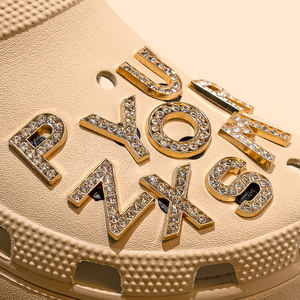 HYB kuaji Designers metal luxo bling strass personalizado, metal marca sapato encantos, Bling Inglês carta metal sapato encantos - Product Image 3