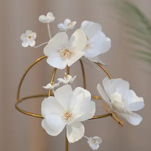 Coiffe française tridimensionnelle à fleurs blanches, accessoires de cheveux de mariée, coiffe de mariage, chapeau décoratif de mariée