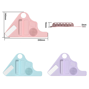 Accessoires de maquillage en silicone souple pour la maison : support de rangement réglable pour pinceaux et palettes avec sangle de poignet - Product Image 5