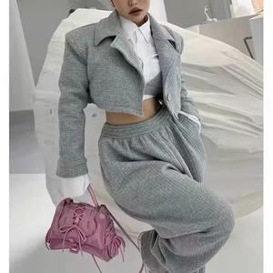 Ropa de Otoño de Alta Calidad con Logotipo Personalizado OEM para Damas, Chaqueta Ajustada Sólida, Chándal de Algodón 100% para Mujer - Product Image 2