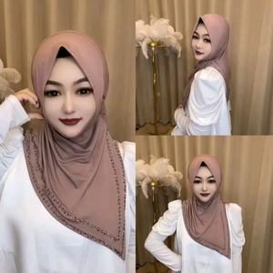 Nuevo Hiyab con Diseño de Abertura y Cristales de Swarovski - Pañuelo Brillante con Punta, Fácil de Ajustar, para Mujeres Musulmanas, Uso Casual - Product Image 5