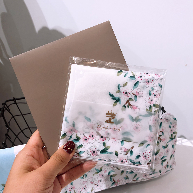 1 enveloppe blanche emballée