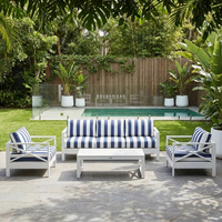 Ensemble de salon d'extérieur style côtier pour bord de piscine, canapé 3 places, 2 fauteuils, ensemble de coussins avec table basse