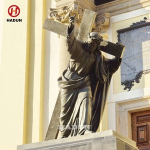 Art de coulée grandeur nature cuivre jésus christ bronze tenant <span class=keywords><strong>le</strong></span> <span class=keywords><strong>centre</strong></span> <span class=keywords><strong>du</strong></span> commerce mondial - Product Image 4