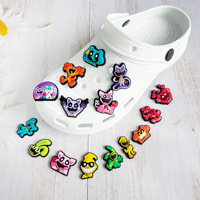 HY Vente en gros Breloques personnalisées en PVC Smiling Critters pour sabots, accessoires décoratifs pour pantoufles, cadeaux pour chaussures d'enfants