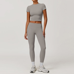 Set Maglietta e Pantaloncini Rosa Baby Non Trasparente da Donna per Corsa, Senza Imbottiture, Vestibilità <span class=keywords><strong>Slim</strong></span>, Alta Qualità, Abbigliamento Sportivo per Palestra e Fitness - Product Image 6