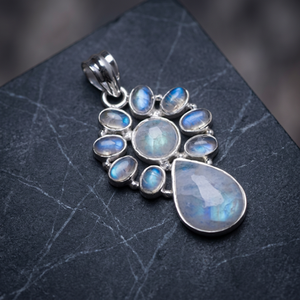 Wholesale Hot Selling Custom Design Sterling Silver Pendant Freshwater Pearl Diamond Hand-shaped Indian Manufacturer Vintage - Product Image 2