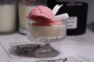 Bougie parfumée en cire de soja en forme de glace C&H, articles d'ameublement, bougie d'anniversaire - Product Image 6