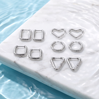 HOVANCI Boucles d'oreilles créoles articulées en acier inoxydable, motifs carré, cœur, hexagone, hypoallergéniques, inaltérables, bijoux minimalistes