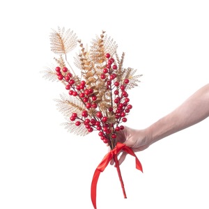 Arrangement de baies de houx artificielles CallaFloral, rouge, en plastique, fruits porte-bonheur, décoration pour la maison et les mariages CF01111A - Product Image 5