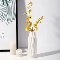 Vase de table et pot de fleurs en plastique écologique moderne nordique pour petites fleurs fraîches et ornements de salon