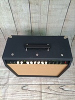 Haut-parleur de guitare électrique avec logo personnalisé et amplificateur 65W, compatible avec les normes de prises électriques européennes, américaines et australiennes