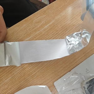 Ruban adhésif en aluminium double face imperméable en acrylique, épaisseur 0,04 mm, pour la réparation des fuites de toiture et l'étanchéité extérieure - Product Image 1
