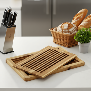 Planche à découper en bois KESPER avec rainures pour une utilisation en cuisine - Product Image 3