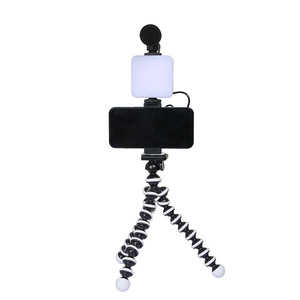 Mini lampe de remplissage Baidi AY-49 à température de couleur réglable pour diffusion en direct, photographie de beauté, éclairage avec support trépied de bureau - Product Image 1