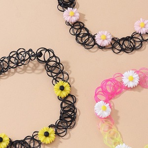 Collier ras du <span class=keywords><strong>cou</strong></span> tendance pour femme, motif petite marguerite, réglable, en plastique, avec chaîne tressée en bambou, style <span class=keywords><strong>tatouage</strong></span> floral, pour soirée, SN SN05, Commerce extérieur - Product Image 4