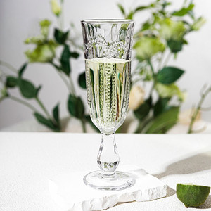 Verre à <span class=keywords><strong>vin</strong></span> mural épais et réutilisable, style INS, avec motif en relief, pour la maison, <span class=keywords><strong>coupe</strong></span> à jus rouge, luxe léger - Product Image 2