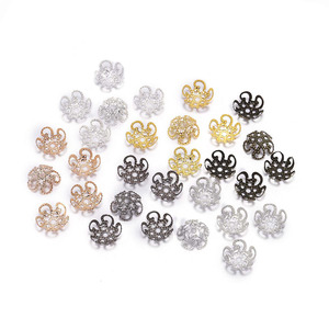 Support de perles creuses en forme de fleur, 10mm, plaqué fer, accessoires de bijouterie pour fournitures de perles DIY, couleurs mélangées, style classique - Product Image 1