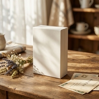 Boîte cadeau magnétique blanche haut de gamme pour soins de la peau avec couvercle et base en carton gris finition mate pour emballage cosmétique personnalisé