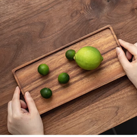 Plateau à thé rectangulaire en bois de noyer poli de style japonais moderne, idéal pour la maison, les cafés, et comme plateau jetable pour fruits et gâteaux lors de fêtes.