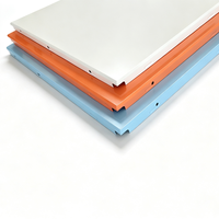 Plafonds suspendus en PVC de classe A en aluminium, imperméables, ignifuges et isolants thermiquement, design artistique pour les centres commerciaux, les hôtels et les espaces extérieurs