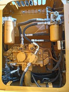 Excavadora Usada 313D2GC 2023 de 13700 kg y 74 kW, Fácil de Usar para Principiantes, con Controles Sencillos y Bajo Mantenimiento, para Trabajos de Plomería - Product Image 5