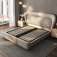 Lit double king size moderne en cuir de luxe, design italien, pour chambre principale, 1,8 m, rembourré.