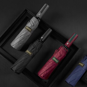 Paraguas Plegable Automático de Tres Pliegues de Alta Calidad con 8 Varillas, Protección UV, Logotipo Personalizado, Diseño Clásico para Viajes, Venta al Por Mayor OEM - Product Image 3