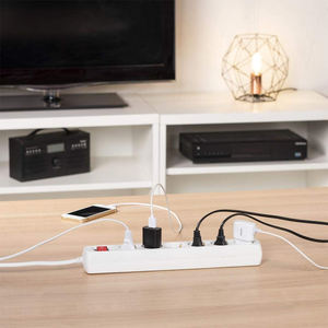 Regleta de 6 enchufes con interruptor, 1,5 m, 3G, 1,5 mm, blanca, para conectar múltiples dispositivos eléctricos de forma segura. - Product Image 2