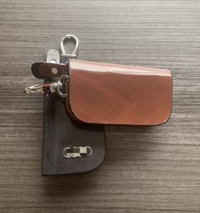 กระเป๋าเงินพวงกุญแจหนังแฟชั่นพร้อมโลโก้รถกระเป๋าใส่กุญแจแบบมีตะขอเกี่ยวนิรภัยสำหรับรถยนต์และพวงกุญแจส่งเสริมการขายสำหรับใช้ในบ้าน - Product Image 3