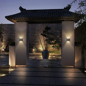 Applique murale extérieure LED en alliage d'aluminium, étanche, blanc chaud 3500K, angle de faisceau de 20 degrés, lumière murale, garantie 10 ans - Product Image 4