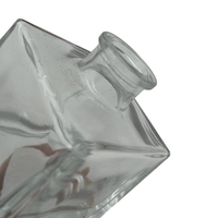 Nouvelle annonce : Décoration de salle de bain – Diffuseur de parfum d'ambiance 100 ml avec bâtonnets, flacon carré en verre