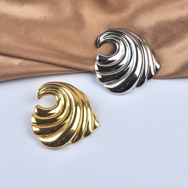Retro Gold Plated Ocean Summer Style Clothes Pins Unique Fashionable Wave Vintage Brooches Women Wholesale Korean Accessories