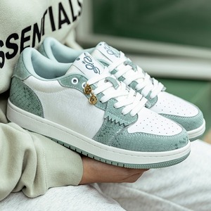 Baskets édition limitée homme 2026 nouveau style design de niche broderie serpent jade semelle épaisse chaussures sportives décontractées tendance - Product Image 1