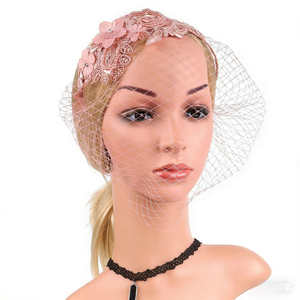 Serre-tête en soie multifonctionnel avec fleur en strass et plumes rétro, idéal pour Halloween, la protection solaire, les spectacles et les fêtes - Product Image 4